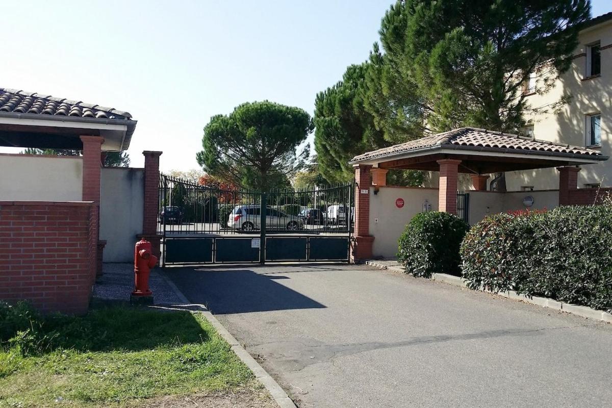 Le Sporting Land - Avec Entree Autonome, Parking Prive & Sa Piscine ! - Lägenhet Gaillac Exteriör bild